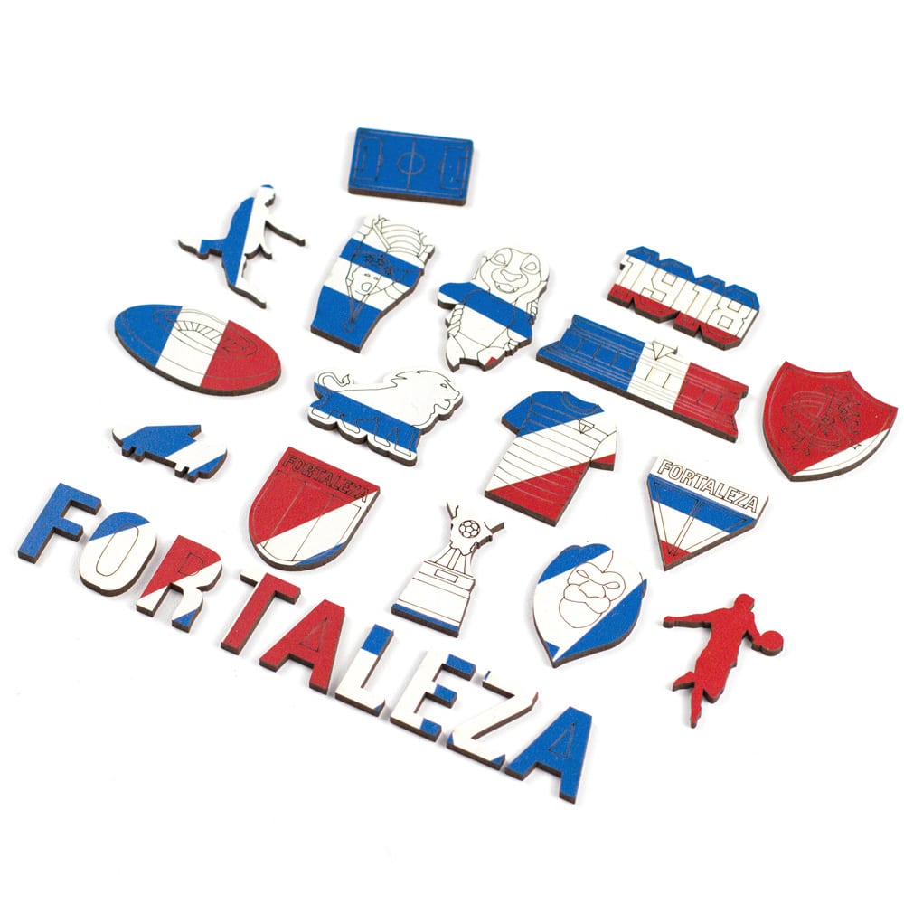 Peças temáticas de madeira do Fortaleza