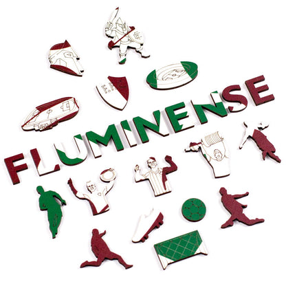 Peça temática em madeira inspirada no universo do Fluminense