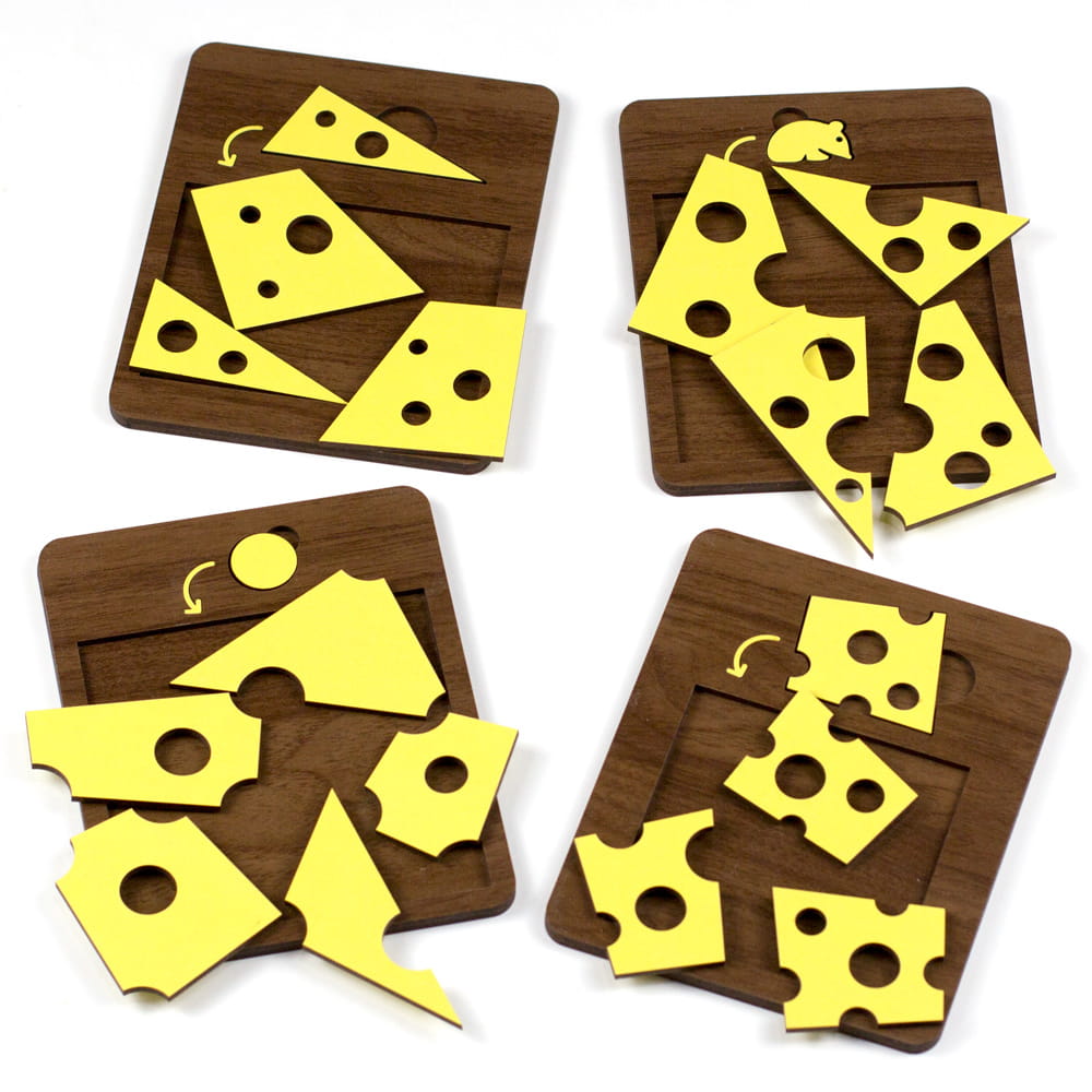 4 puzzles lógicos de madeira com peças de queijo desmontadas mostrando desafio de montagem